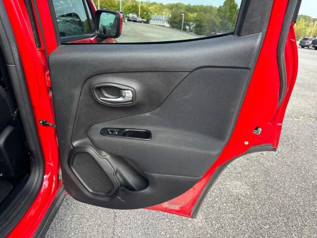 Used 2020 Red Jeep Latitude image 17