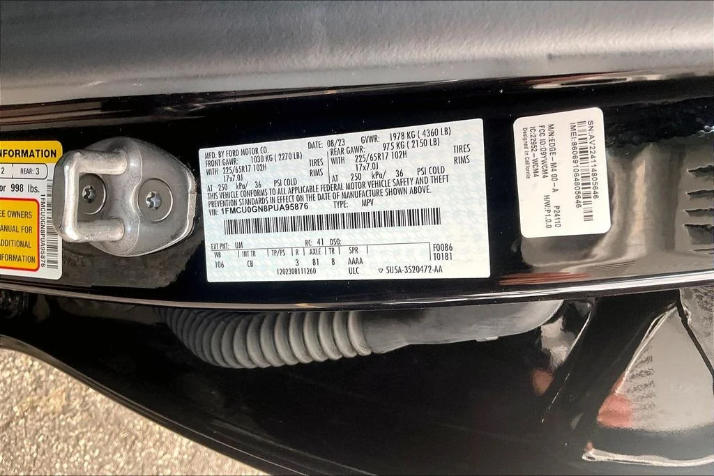 Used 2023 Black Ford Active image 33