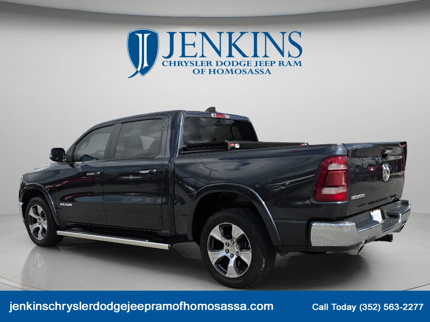 Used 2019 Maximum Steel Metallic Clearcoat Ram Laramie image 8