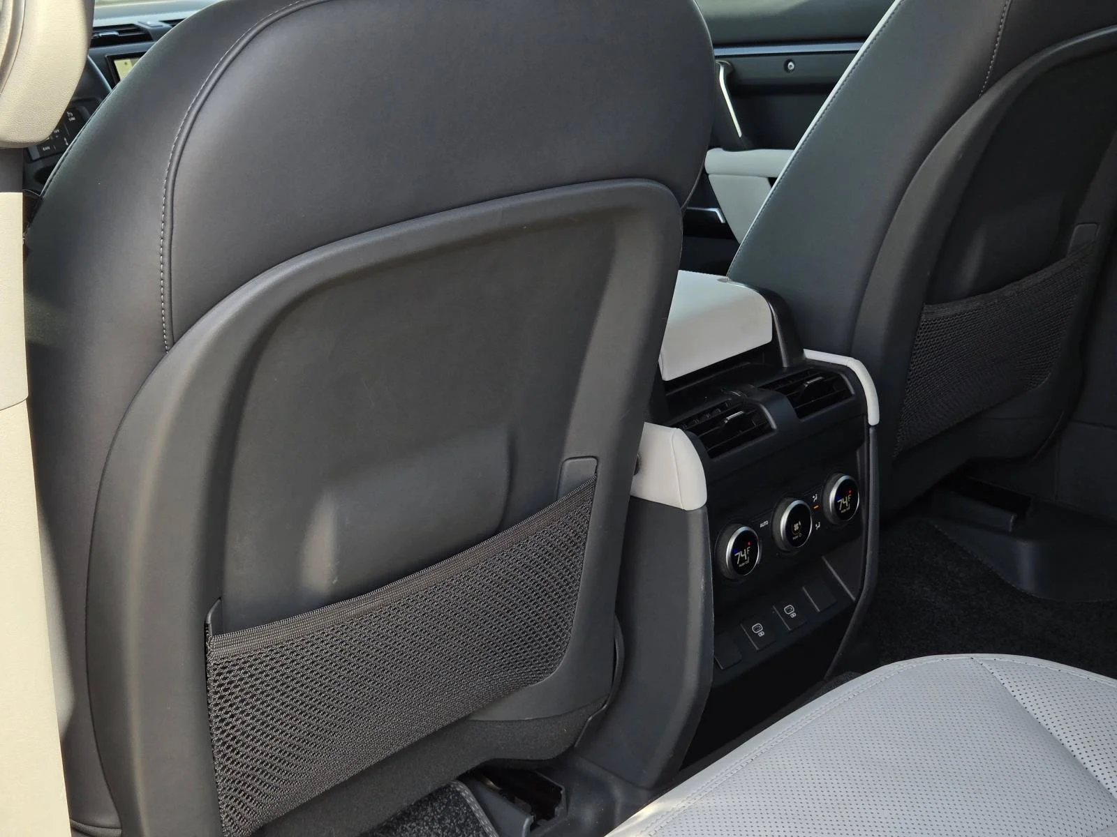 Used 2025 Gray Land Rover V8 image 34