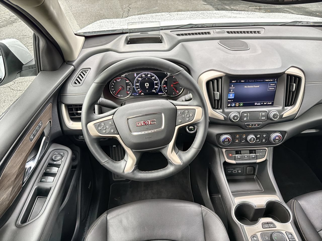 Used 2023 White Frost Tricoat GMC Denali image 10