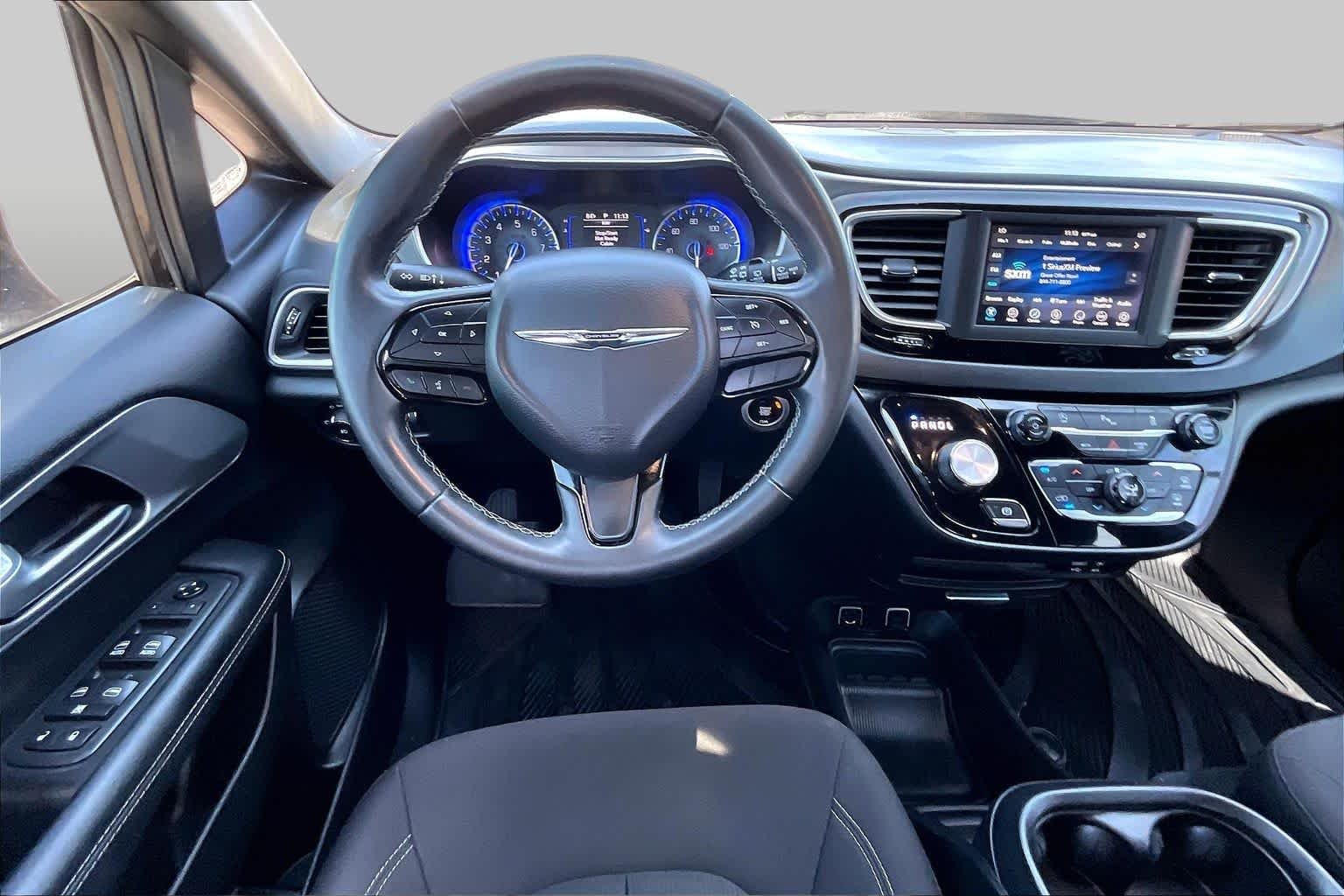 Used 2018 Brilliant Black Crystal Pearlcoat Chrysler Touring Plus image 6