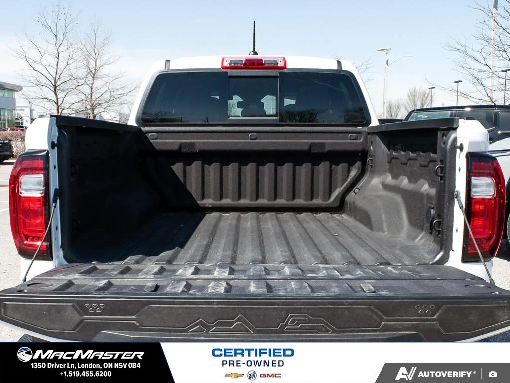 Used 2025  GMC Elevation image 14