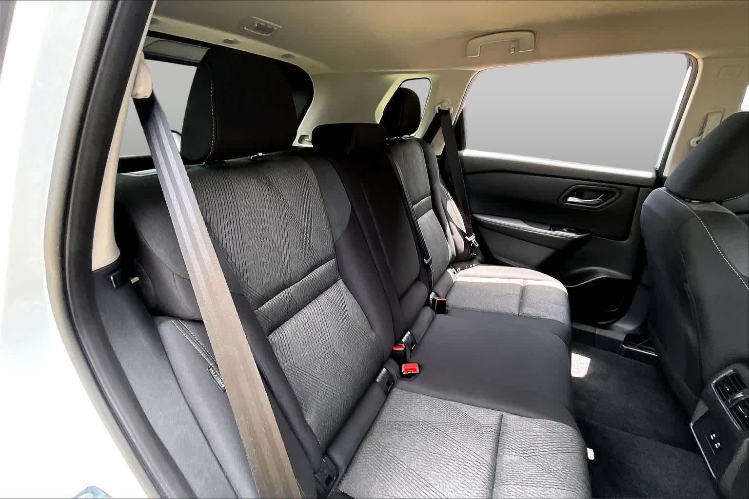 Used 2026 Everest White Pearl Tricoat Nissan SV image 20