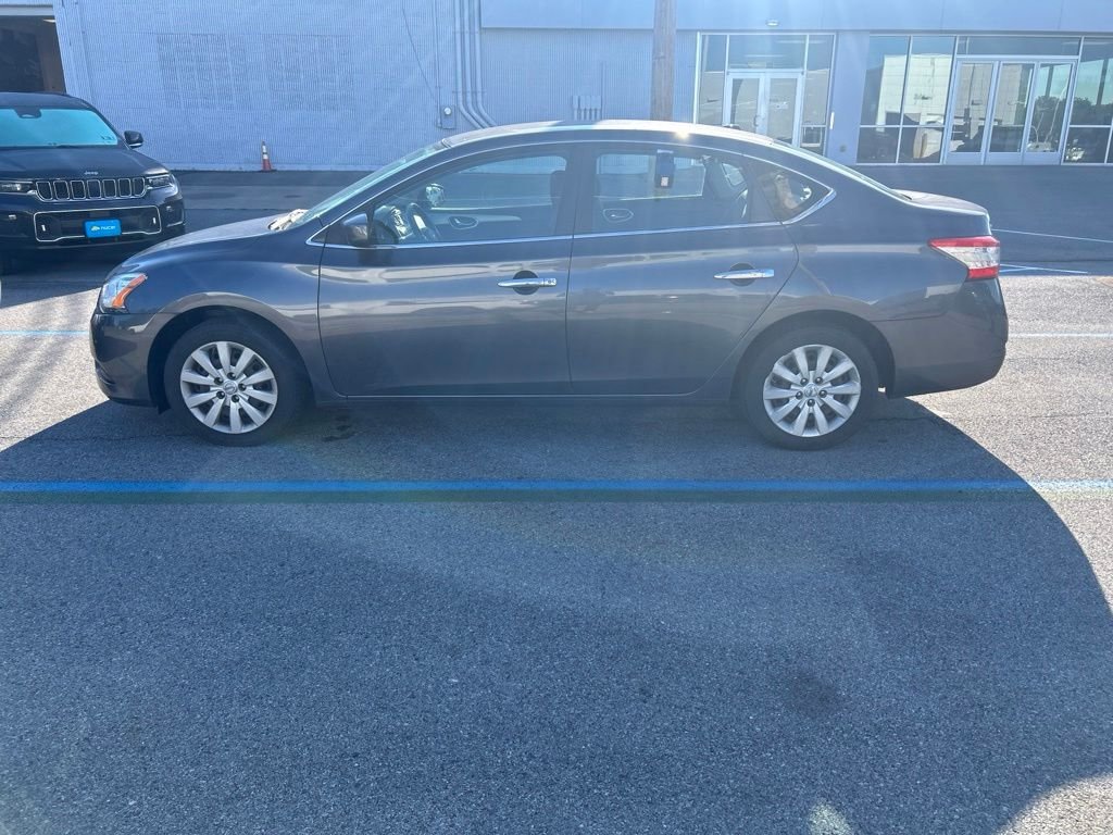 Used 2015 Gray Nissan SV image 8