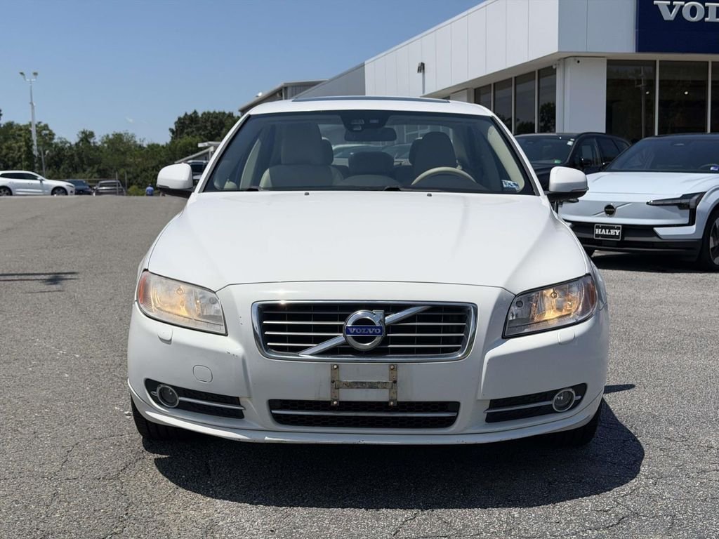 Used 2012 White Volvo 3.2 image 23