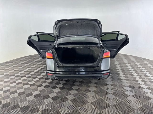 Used 2020 Black Nissan 2.5 SL image 15