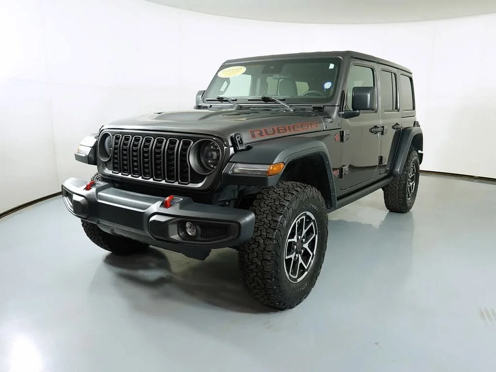 Certified Used 2025 Granite Crystal Clearcoat Metallic Jeep Rubicon image 9