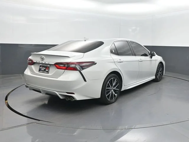Used 2023 White Toyota SE image 28