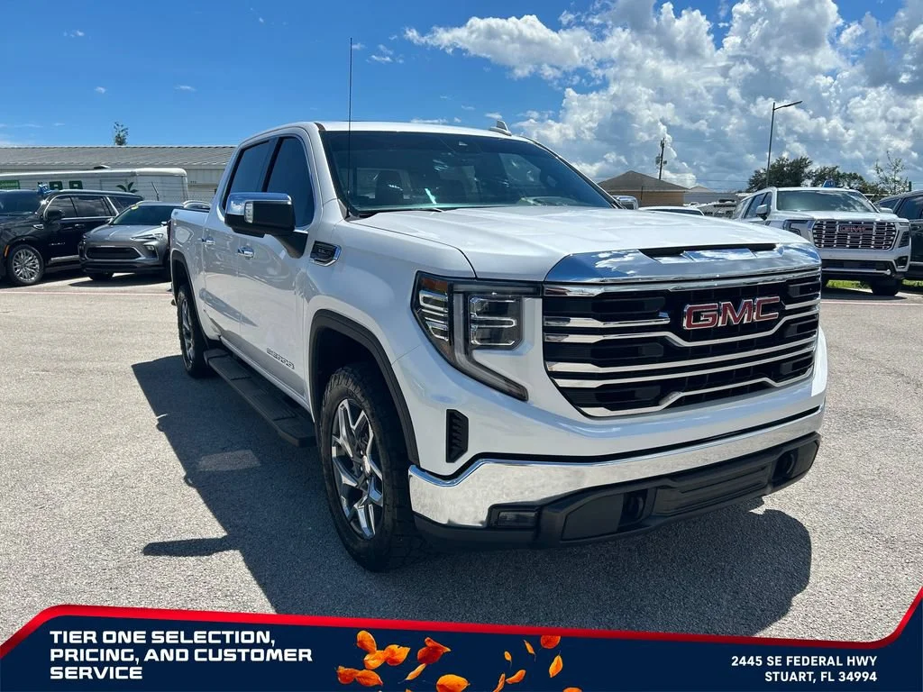 Used 2024 White Frost Tricoat GMC SLT image 3