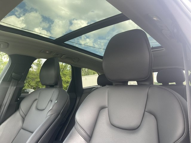 Used 2024 Gray Volvo Core Dark Theme image 7