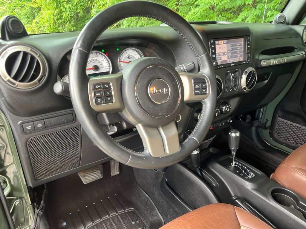 Used 2014 Black Clearcoat Jeep Unlimited Rubicon image 28