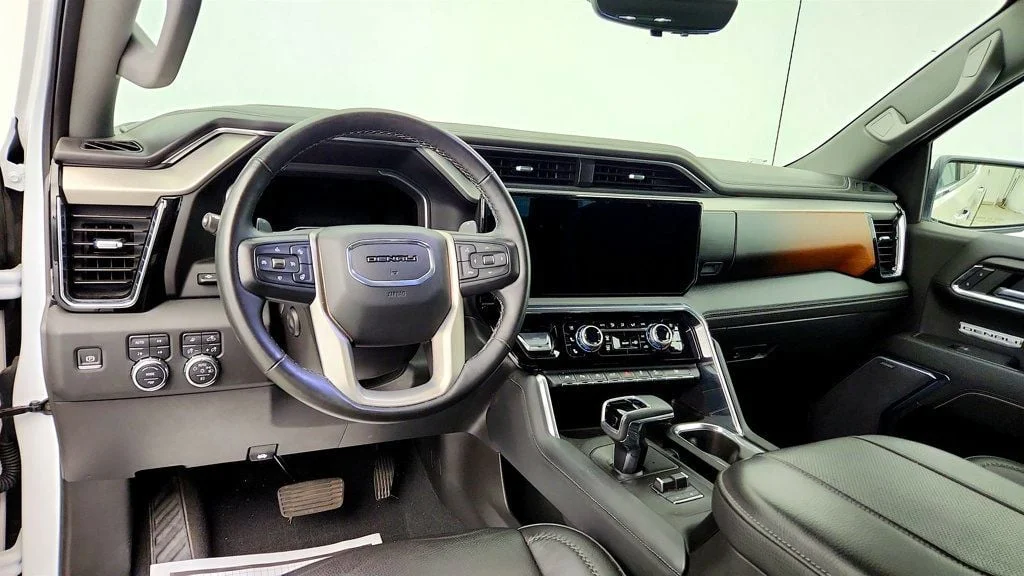 Used 2024 White Frost Tricoat GMC 4WD Crew Cab 147