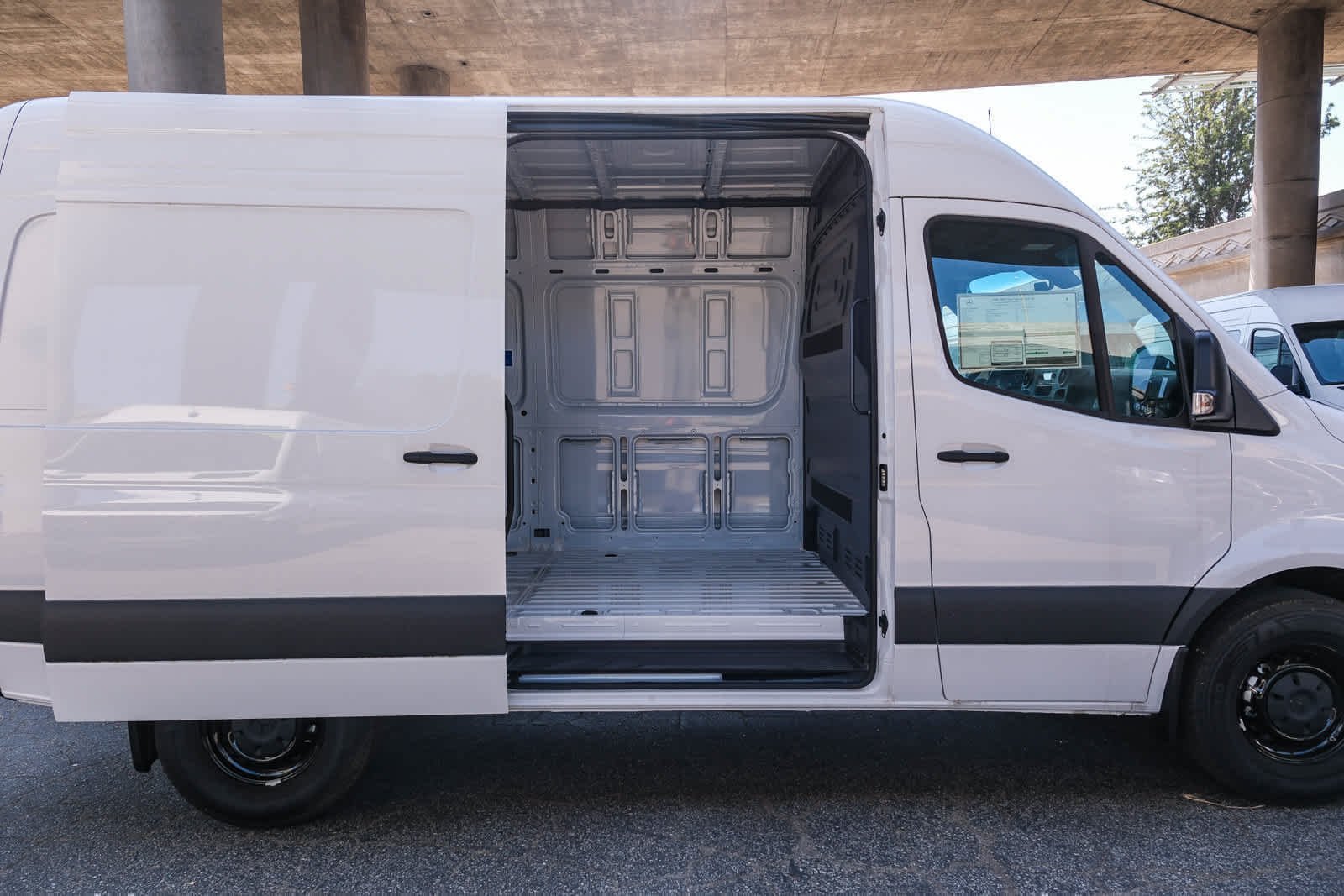 New 2025 Arctic+White Mercedes-Benz Cargo 144 WB  RWD 2.0L 4-Cylinder image 15