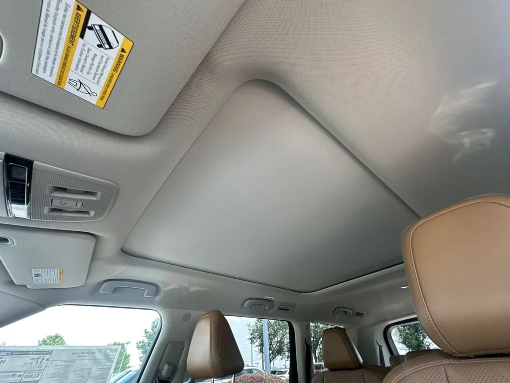 New 2027 RADIANT WHITE INFINITI Luxe 4WD image 28