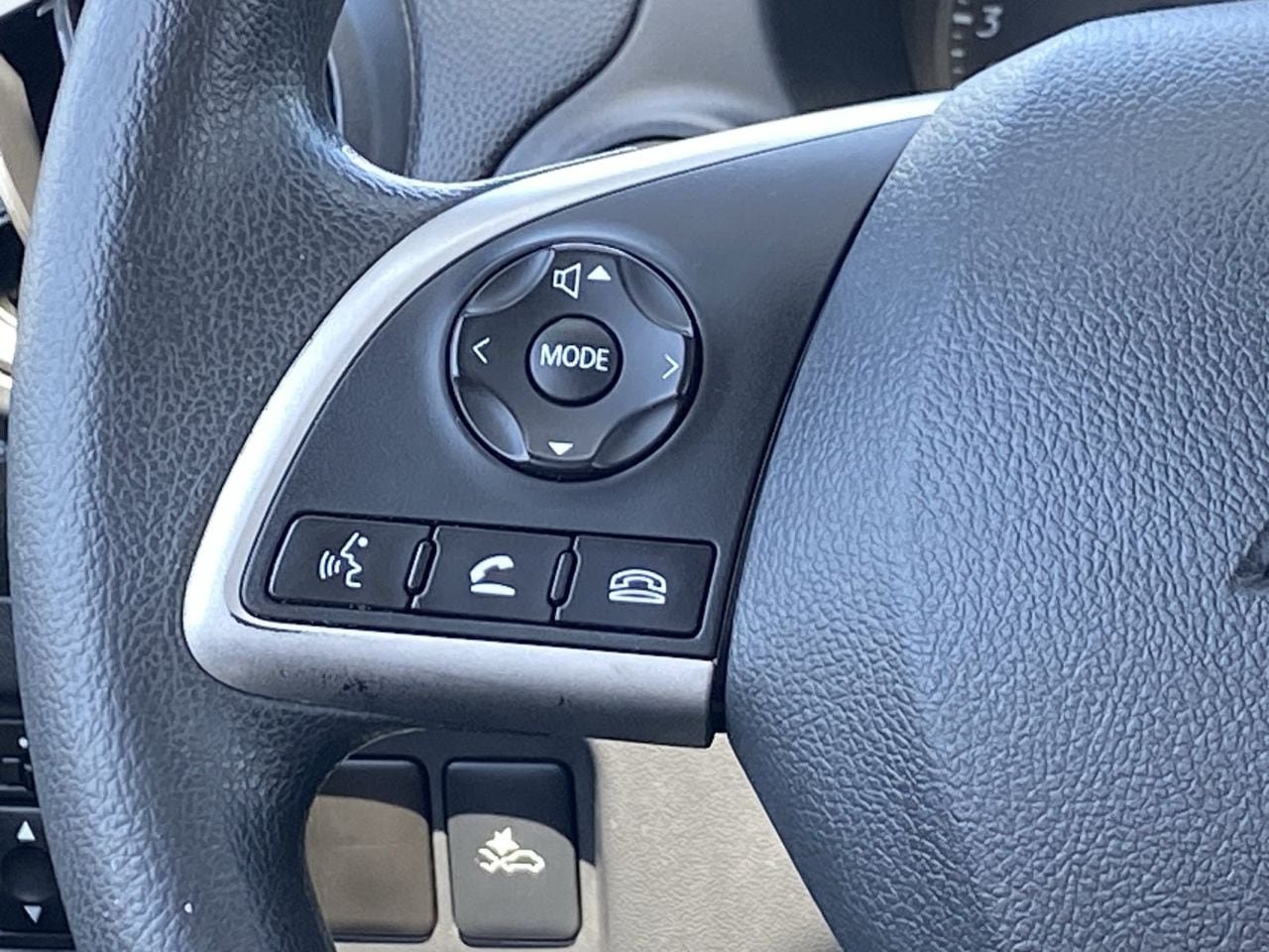 Used 2024 Jet Black Mitsubishi ES image 24