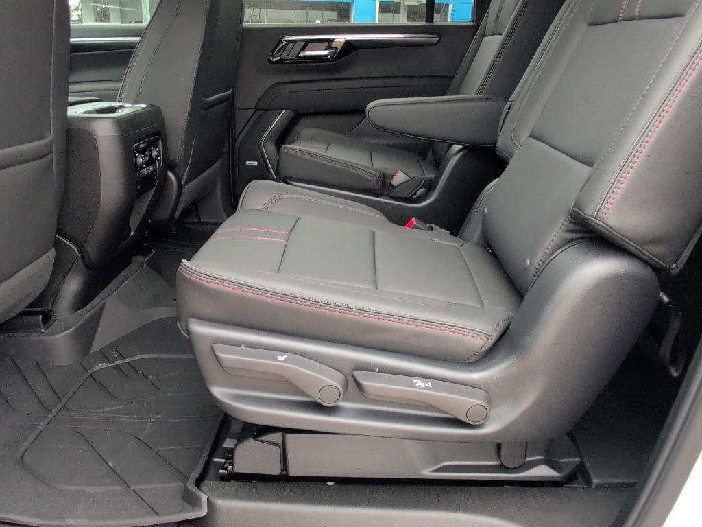 2026 Chevrolet Suburban RST - Photo 7