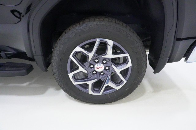 2026 GMC Sierra 1500 SLT - Photo 13