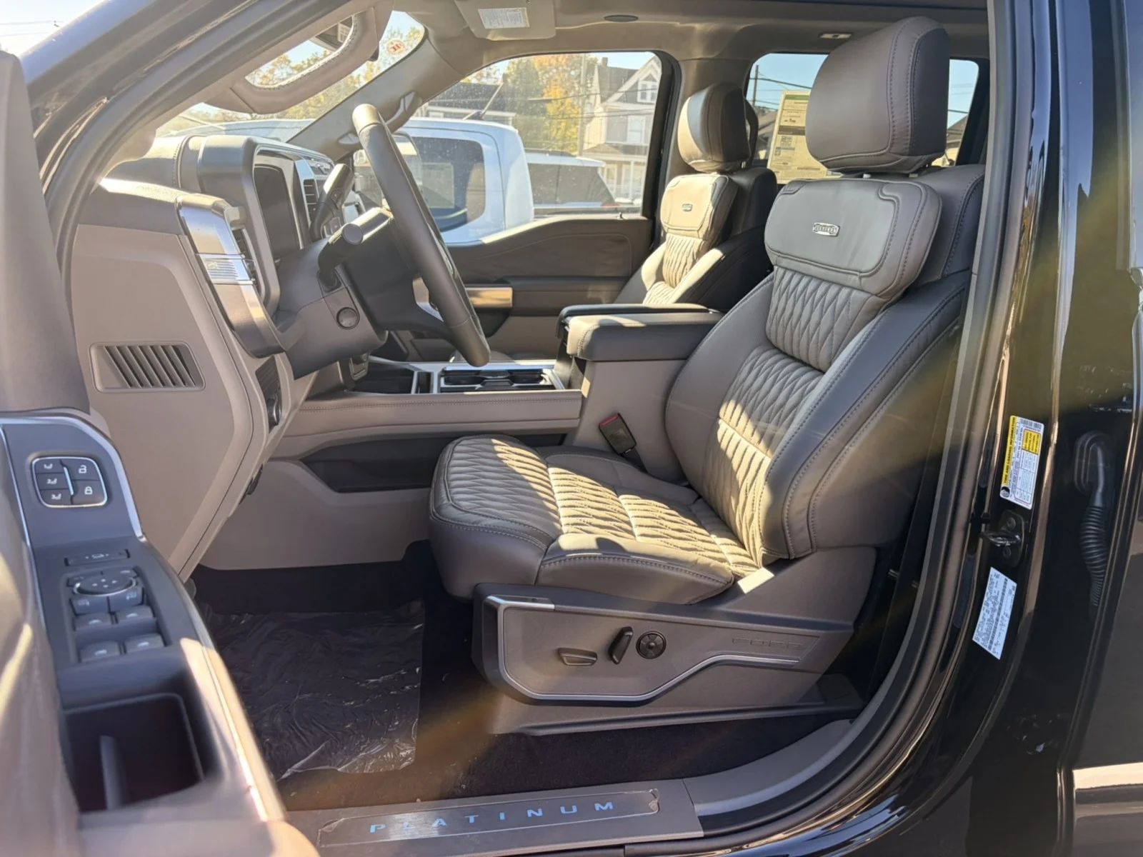 New 2027 Agate Black Metallic Ford F-350® Platinum® image 11