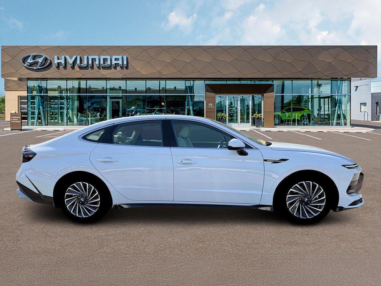 New 2026 White Hyundai SEL image 9