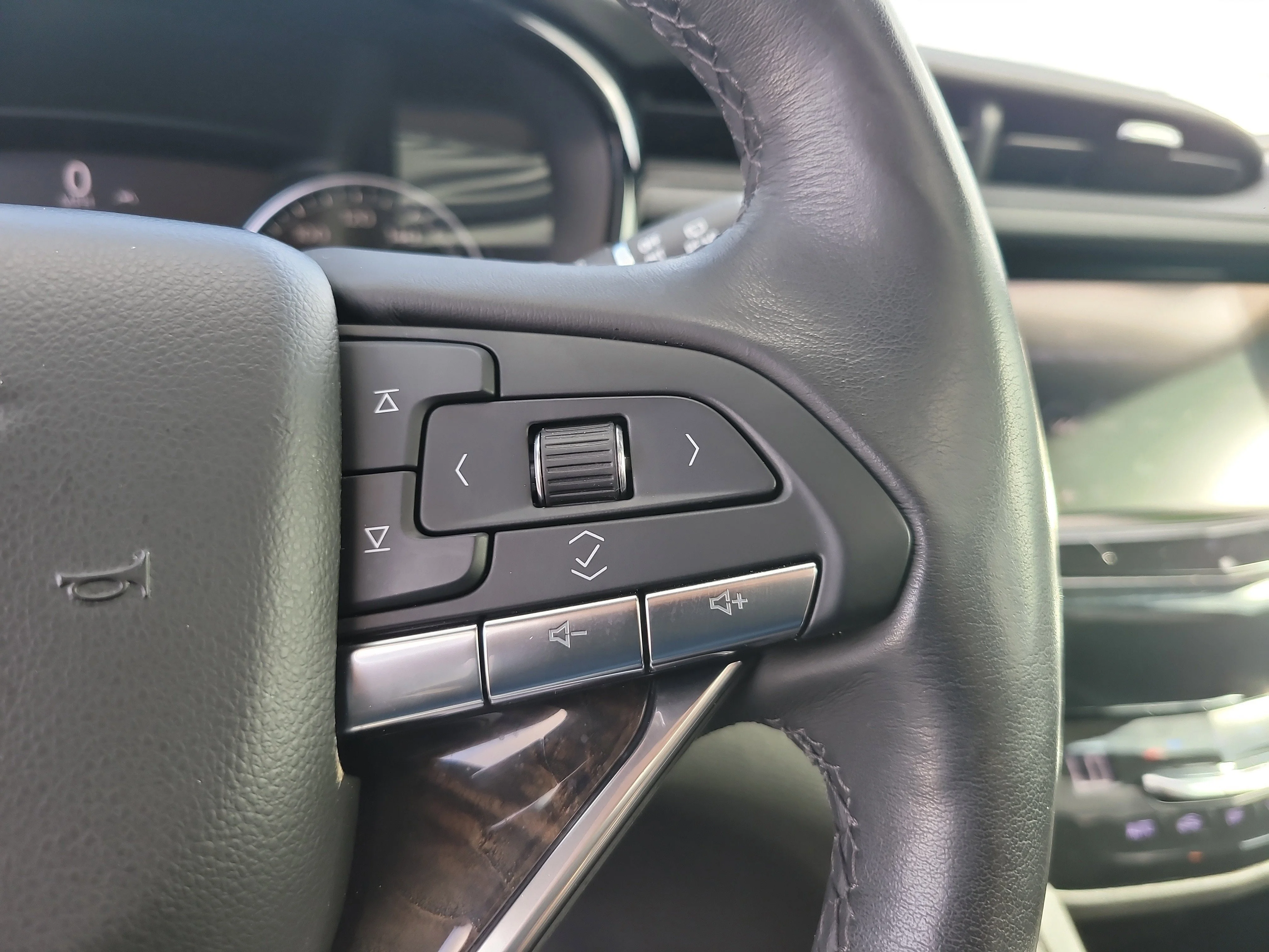 Used 2020 Garnet Metallic Cadillac FWD Premium Luxury image 29
