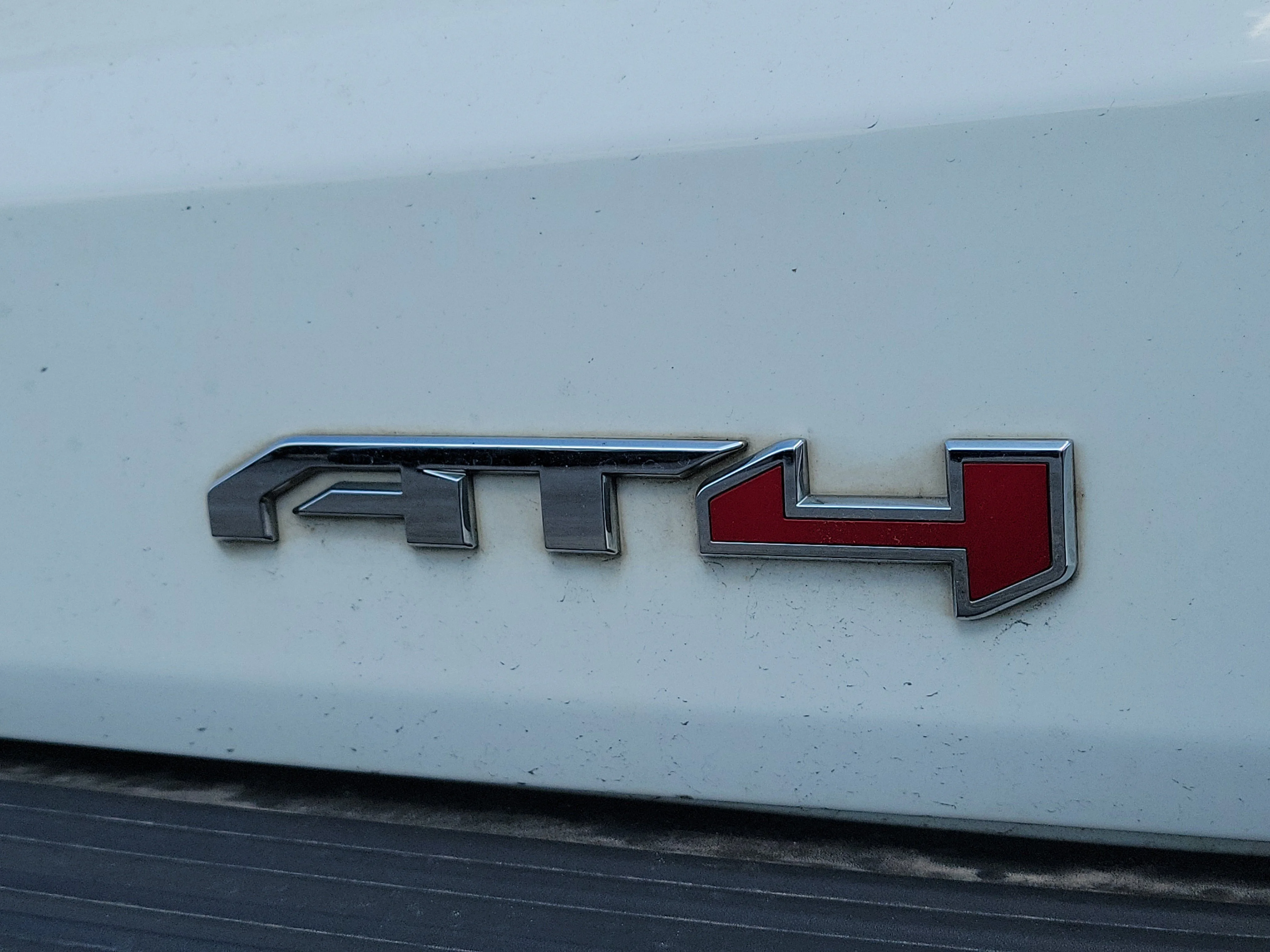 Used 2022  GMC AT4 image 9