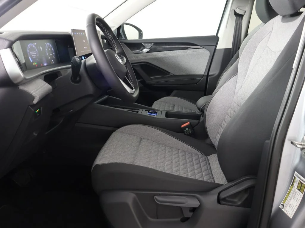 New 2025 Silver Volkswagen 2.0T S image 16