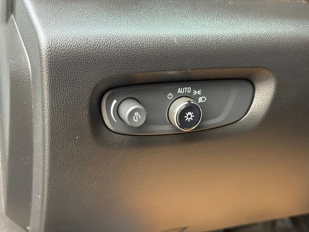 Used 2022 Green Chevrolet LT Leather image 24