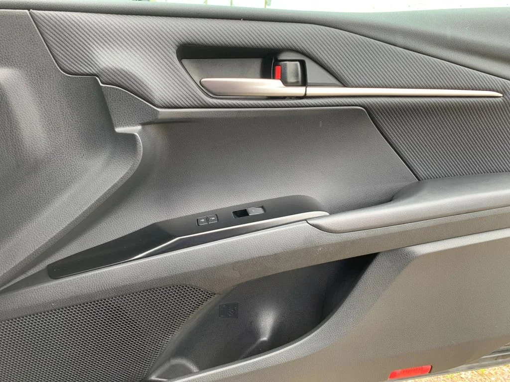 Used 2026  Toyota SE image 19