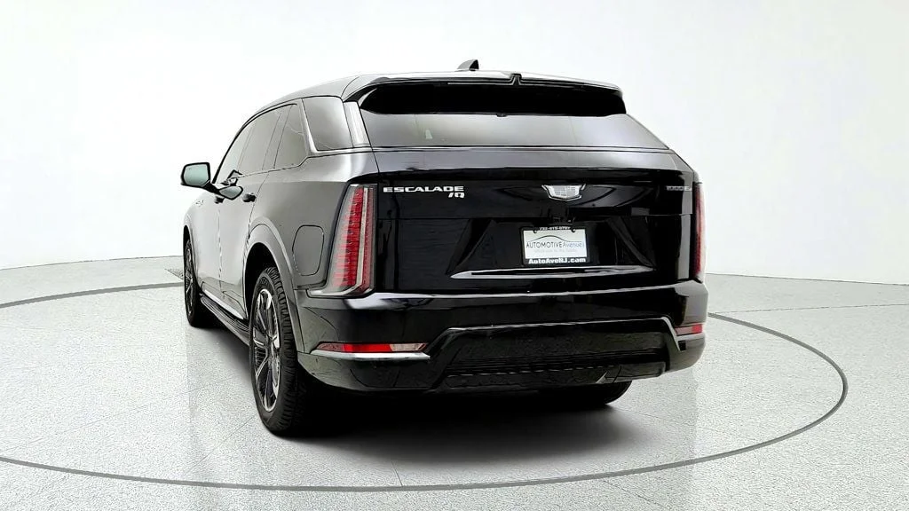 Used 2025 Black Raven Cadillac AWD 4dr Sport 2 w/ Rear Seat Entertainment image 6