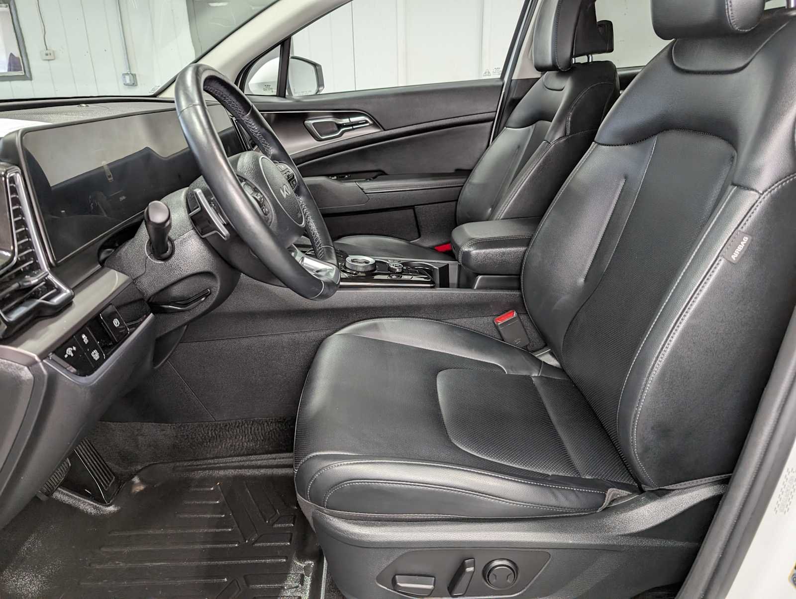 Certified Used 2023 Snow White Pearl Kia EX image 4