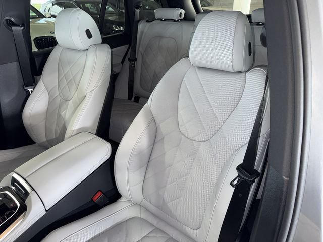 New 2026 Skyscraper Grey Metallic BMW sDrive40i image 24