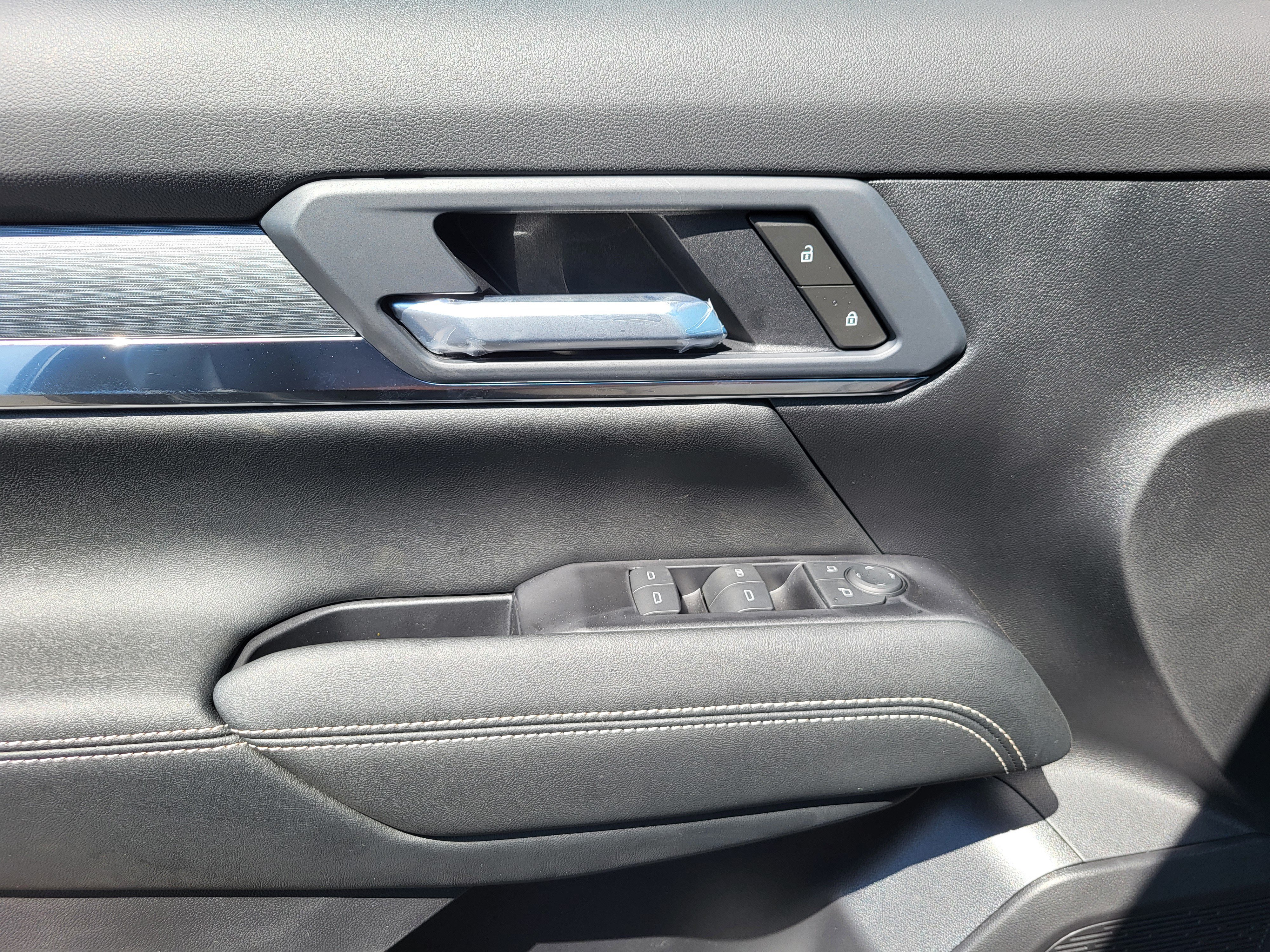 New 2027 Sterling Metallic GMC Elevation image 19