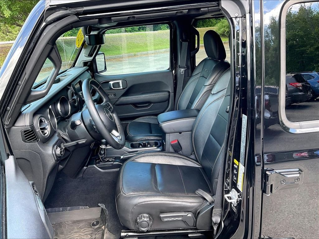 Used 2023 Black Jeep Overland image 10