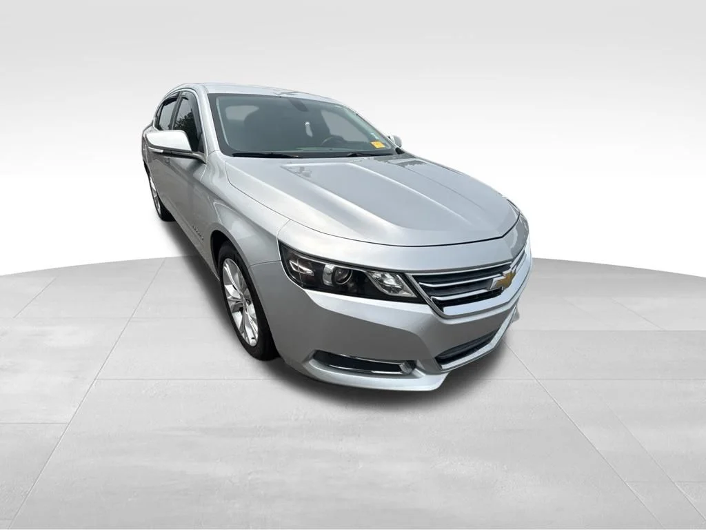 Used 2015 Silver Chevrolet LT image 10