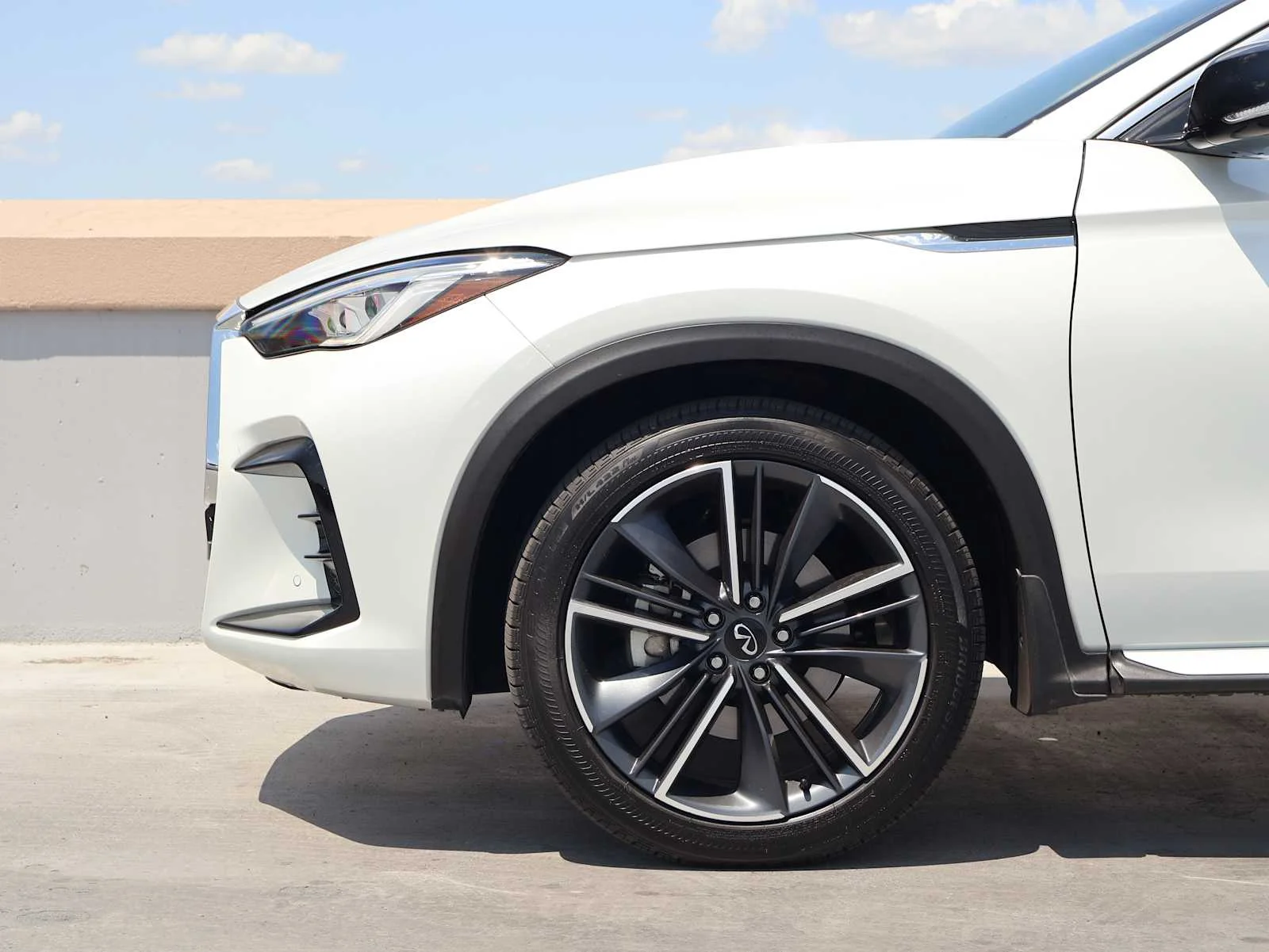 Certified Used 2025 Radiant White INFINITI SENSORY image 11