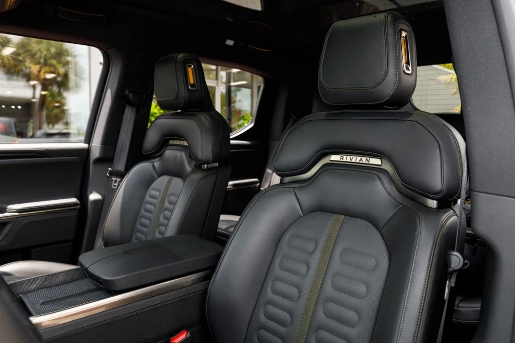 Used 2025  Rivian Adventure Dual Motor Large Pack image 12