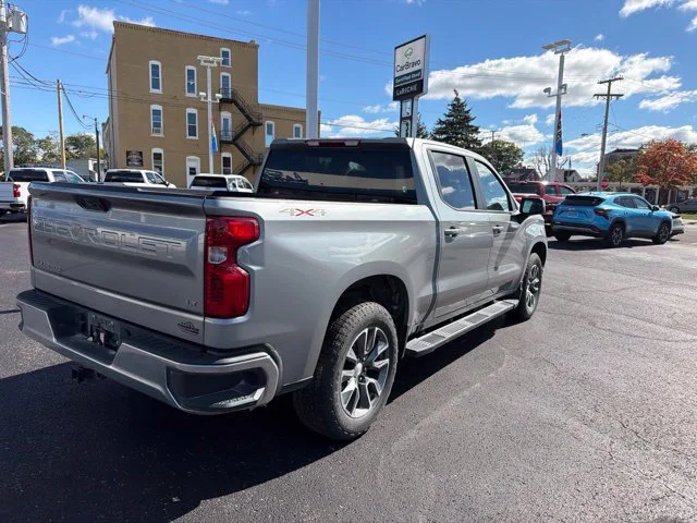 2024 Chevrolet Silverado 1500 LT - Photo 3