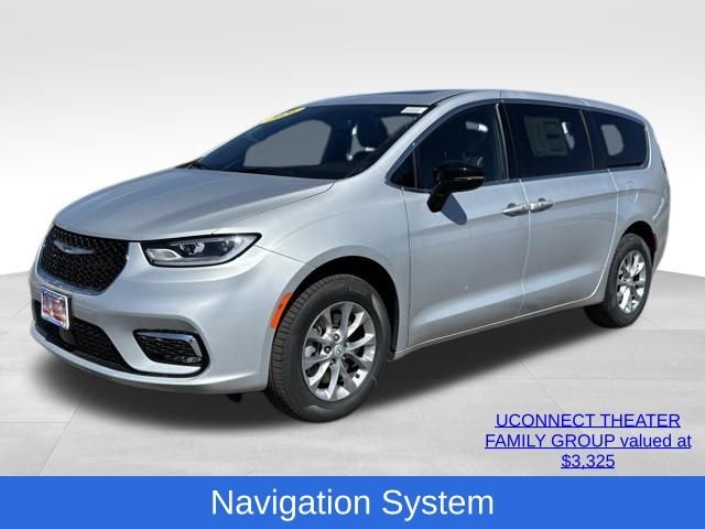 2026 Chrysler Pacifica Limited AWD's photo