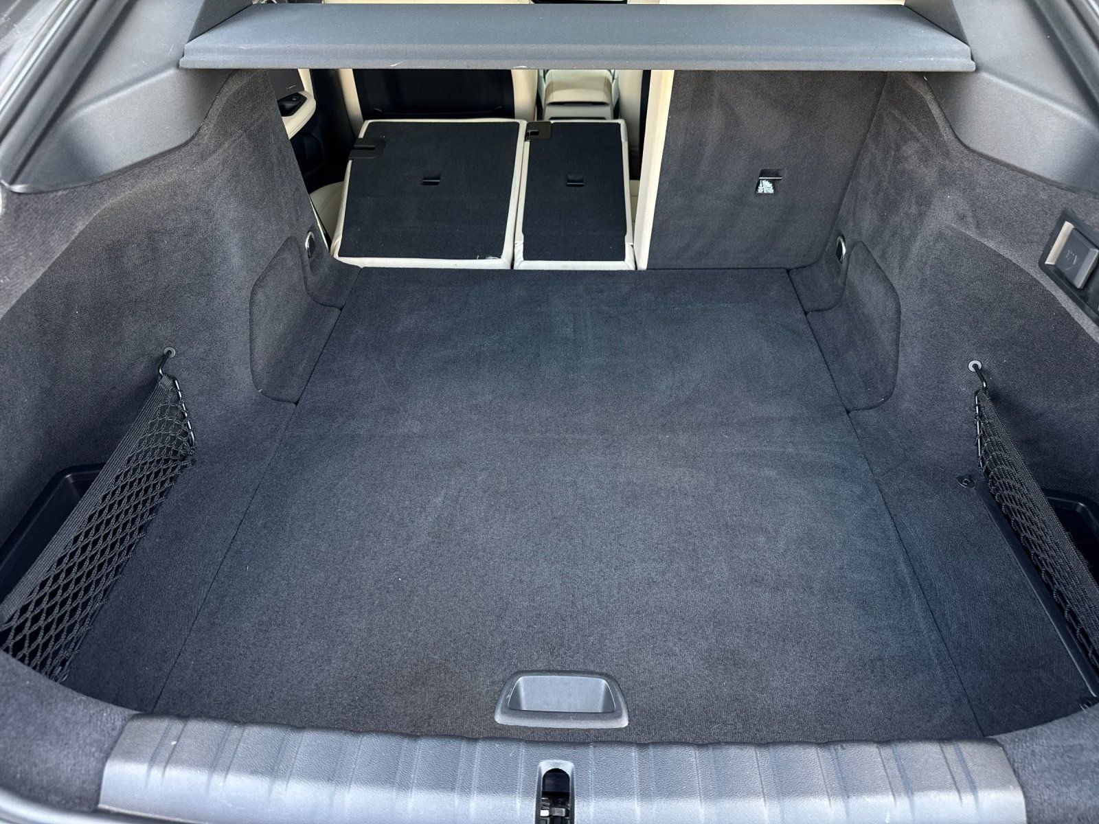 Used 2023 Gray BMW eDrive40 image 14