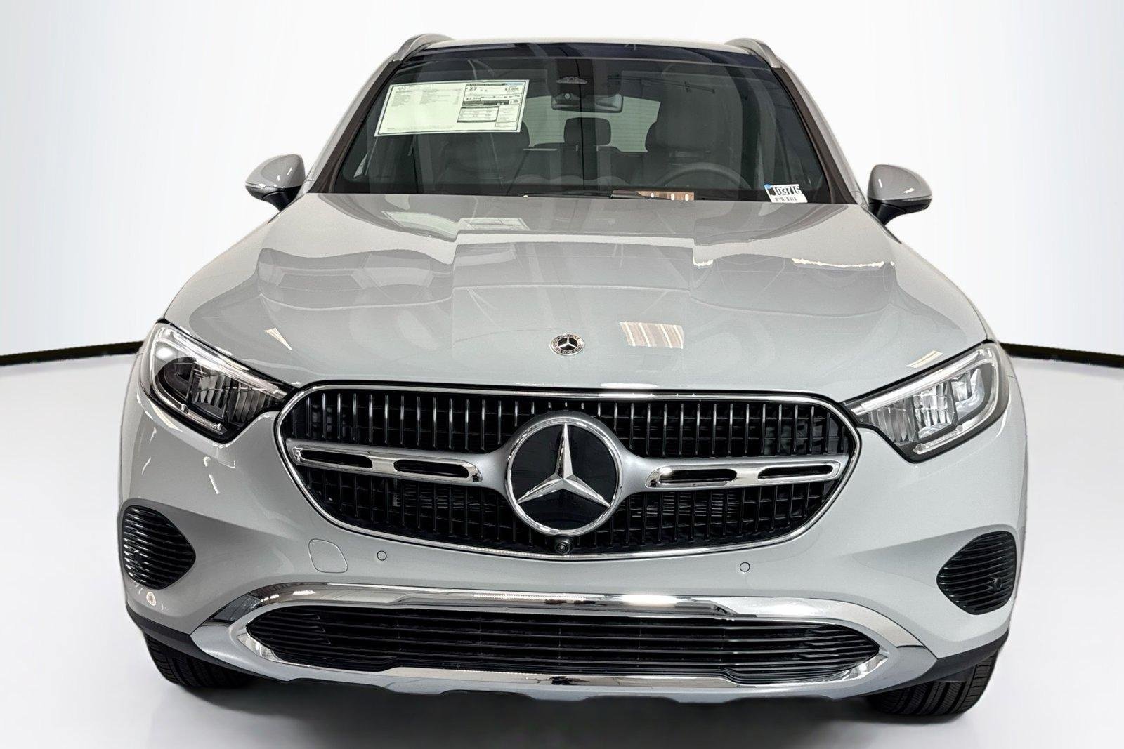 New 2026 Manufaktur Alpine Grey Mercedes-Benz GLC 300 image 2