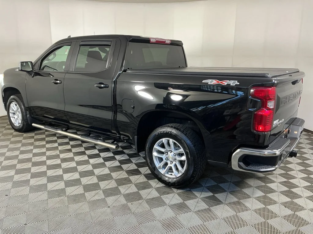 Used 2022 Black Chevrolet LT image 10