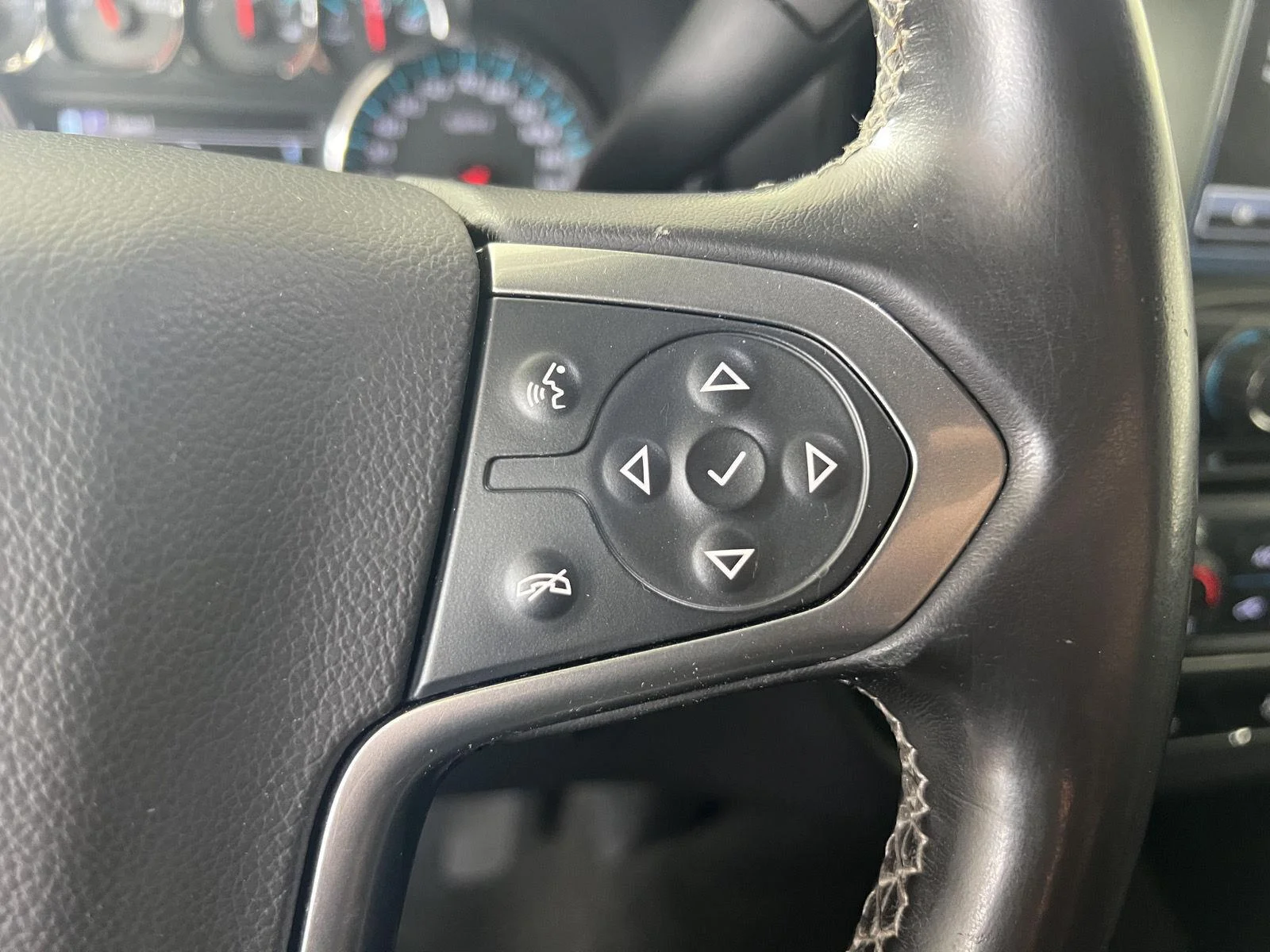Used 2018 Black Chevrolet LT image 17