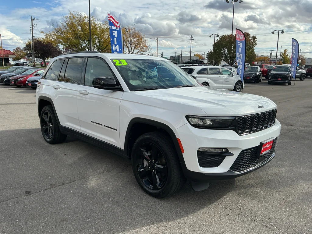 Used 2023 Bright White Clearcoat Jeep Limited image 3