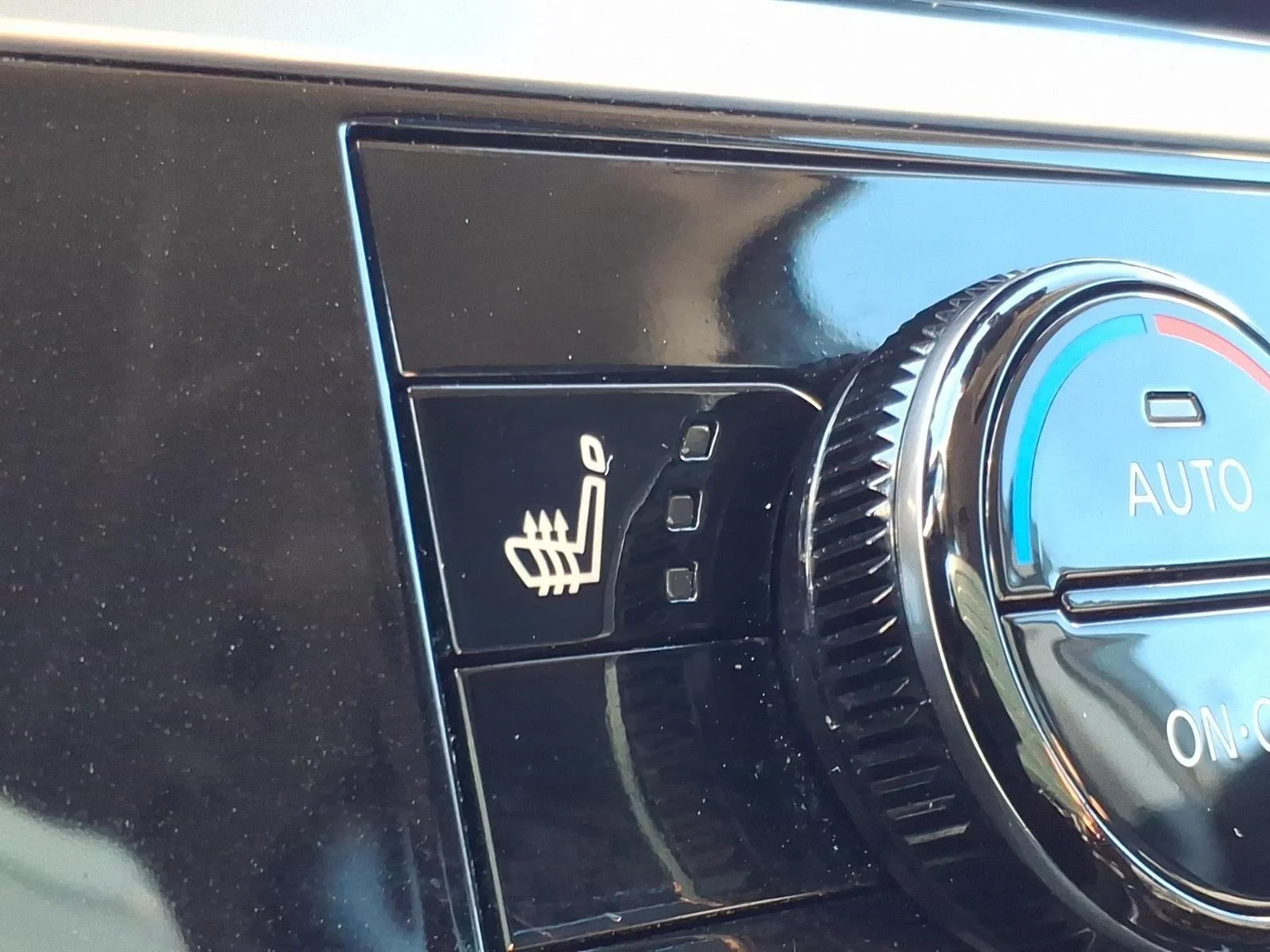 Used 2024 Super Black Nissan SV image 5