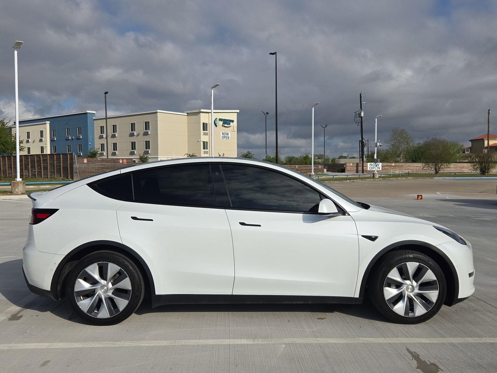 Certified 2023 Tesla Model Y Long Range with VIN 7SAYGAEE9PF586463 for sale in Houston, TX