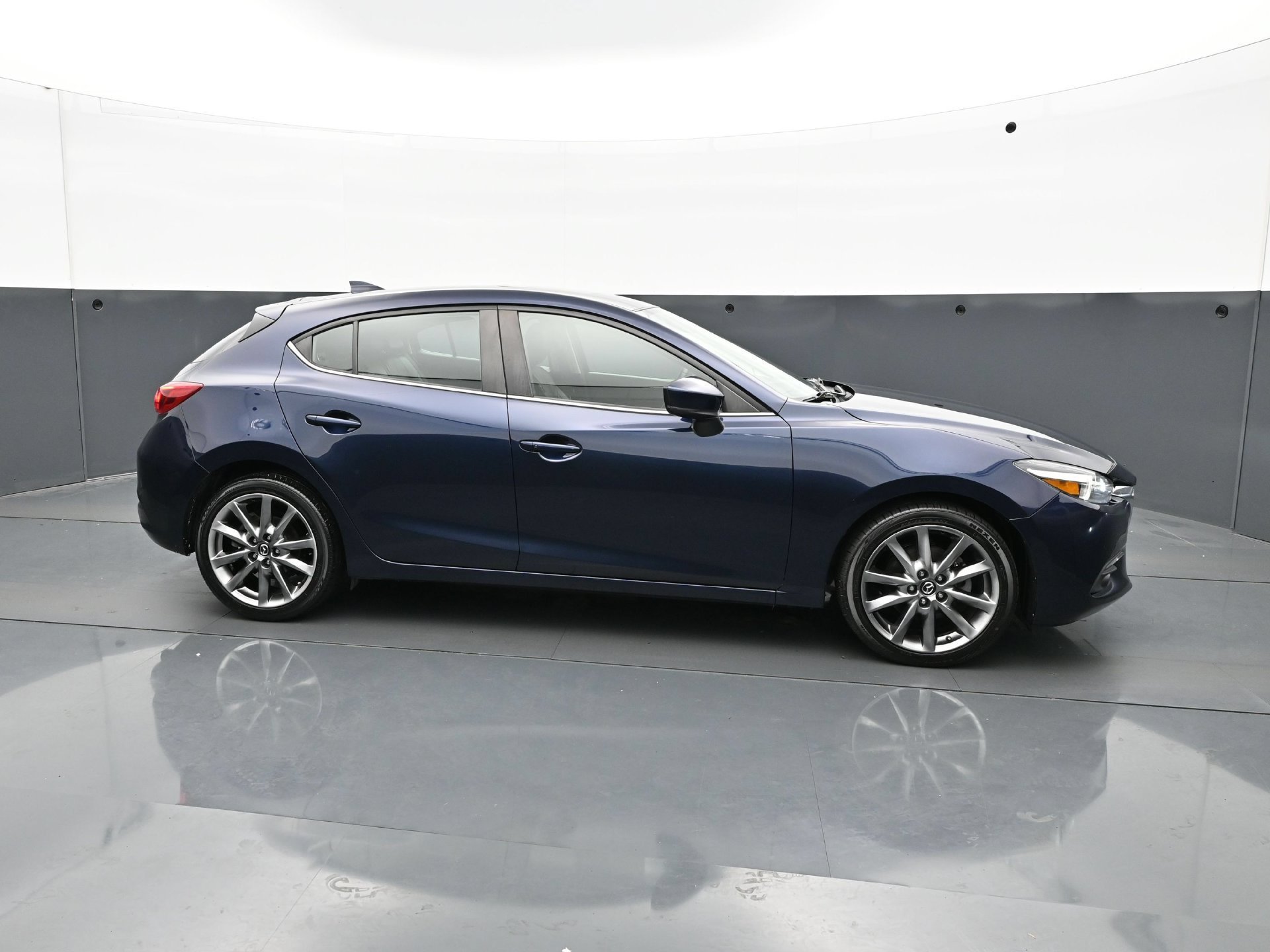 Used 2018 Deep Crystal Blue Mica Mazda Grand Touring image 10