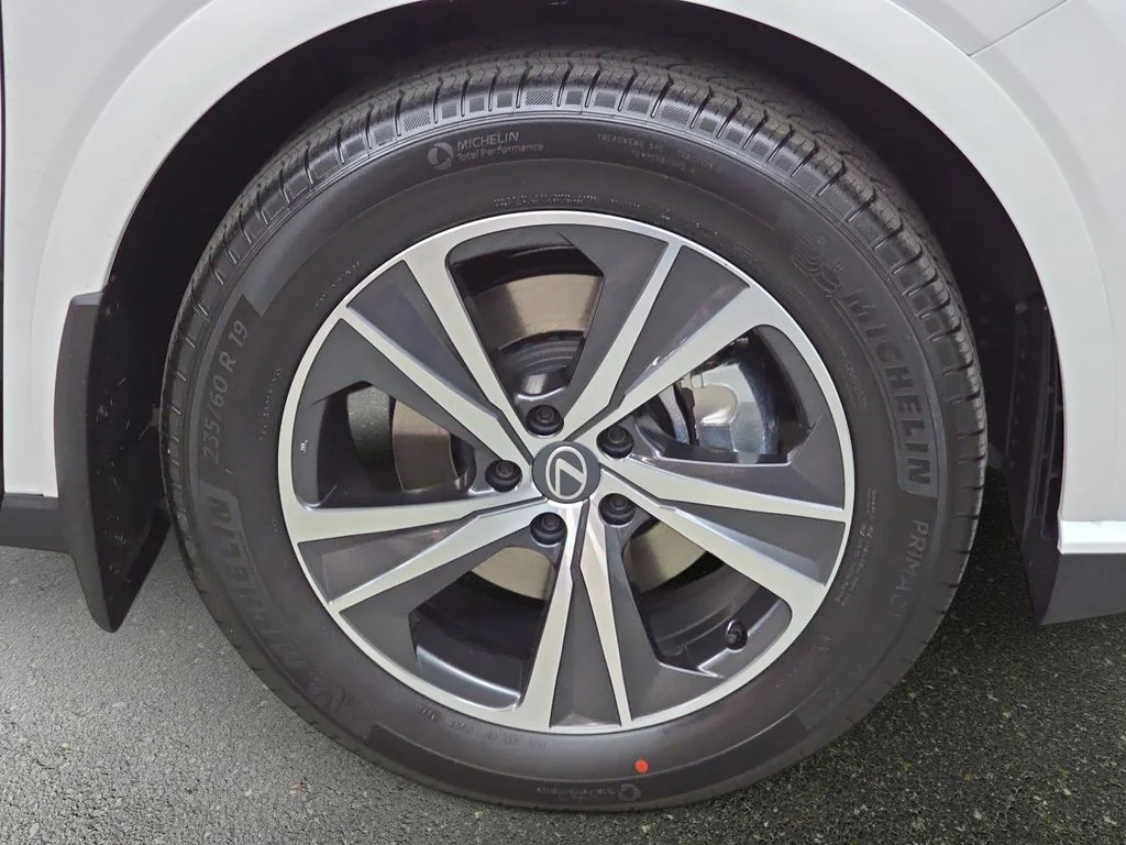 New 2026 Eminent White Pearl Lexus AWD image 30