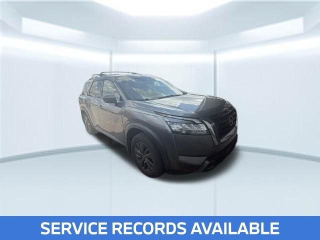 Used 2022 Gray Nissan SV image 4