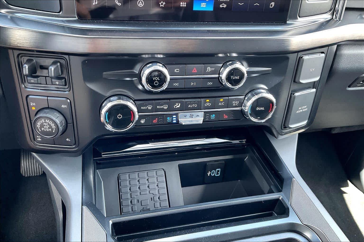 New 2026 Carbonized Gray Metallic Ford F-250® Lariat® image 17